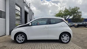 Toyota Aygo 1.0 VVT-i x-play, foto 2